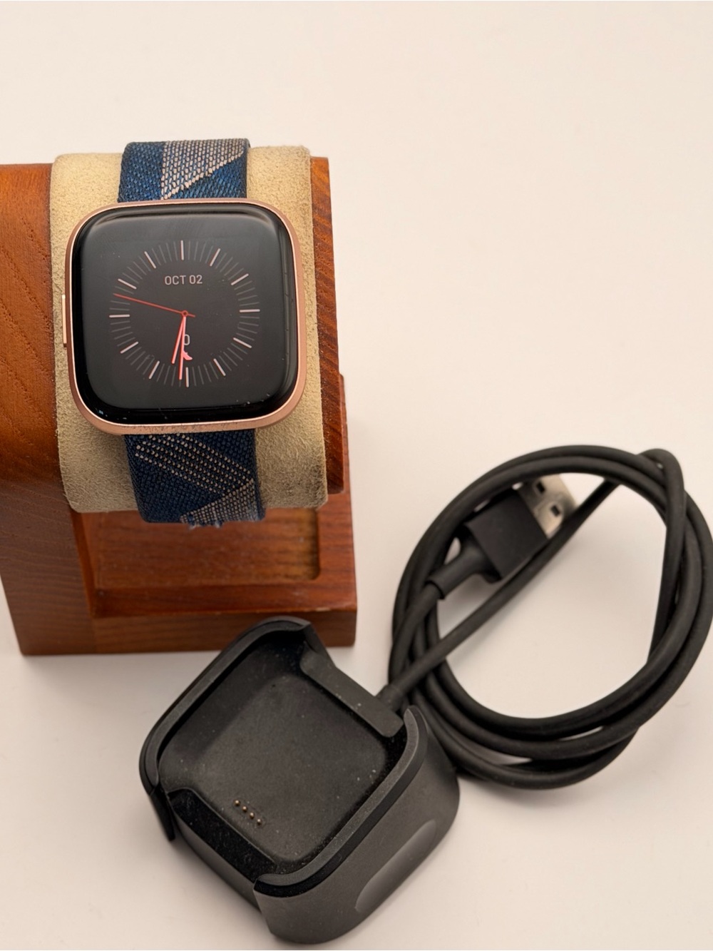 Fitbit Versa 2, tested, Charger included